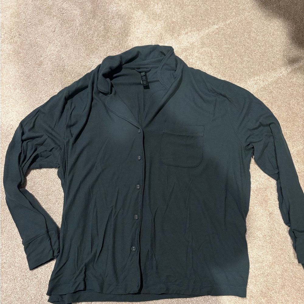 Skims dark green pajama shirt